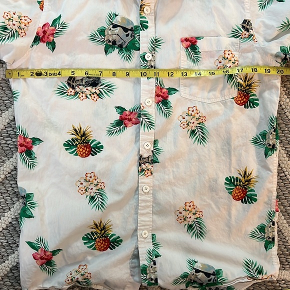 Star Wars Mens Small Shirt. Short sleeve button-down. Tie fighter. Hibiscus. - Picture 5 of 10